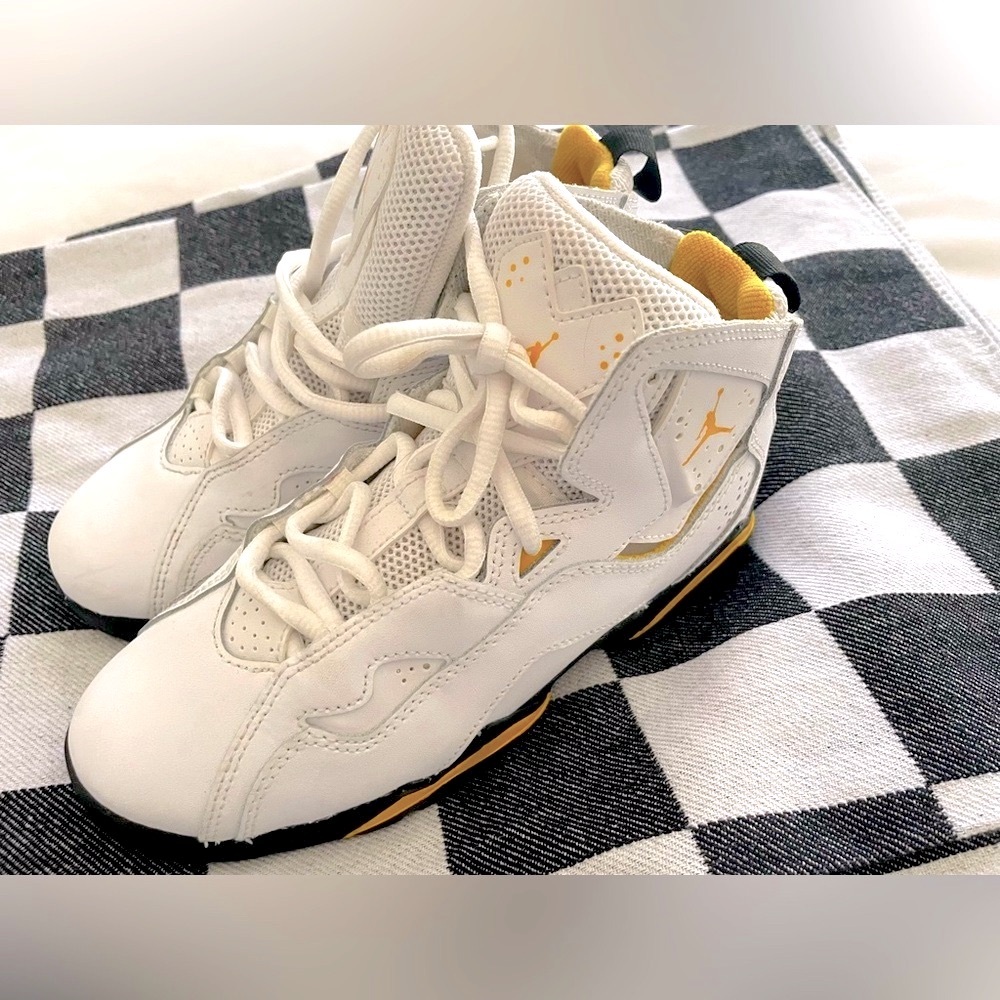 Jordan True Flight GS 'White Yellow Ochre'